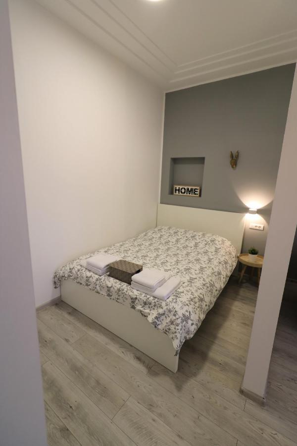Cozy Novotel Studio - Free Minibar - Quiet & Peace Bucarest Exterior foto