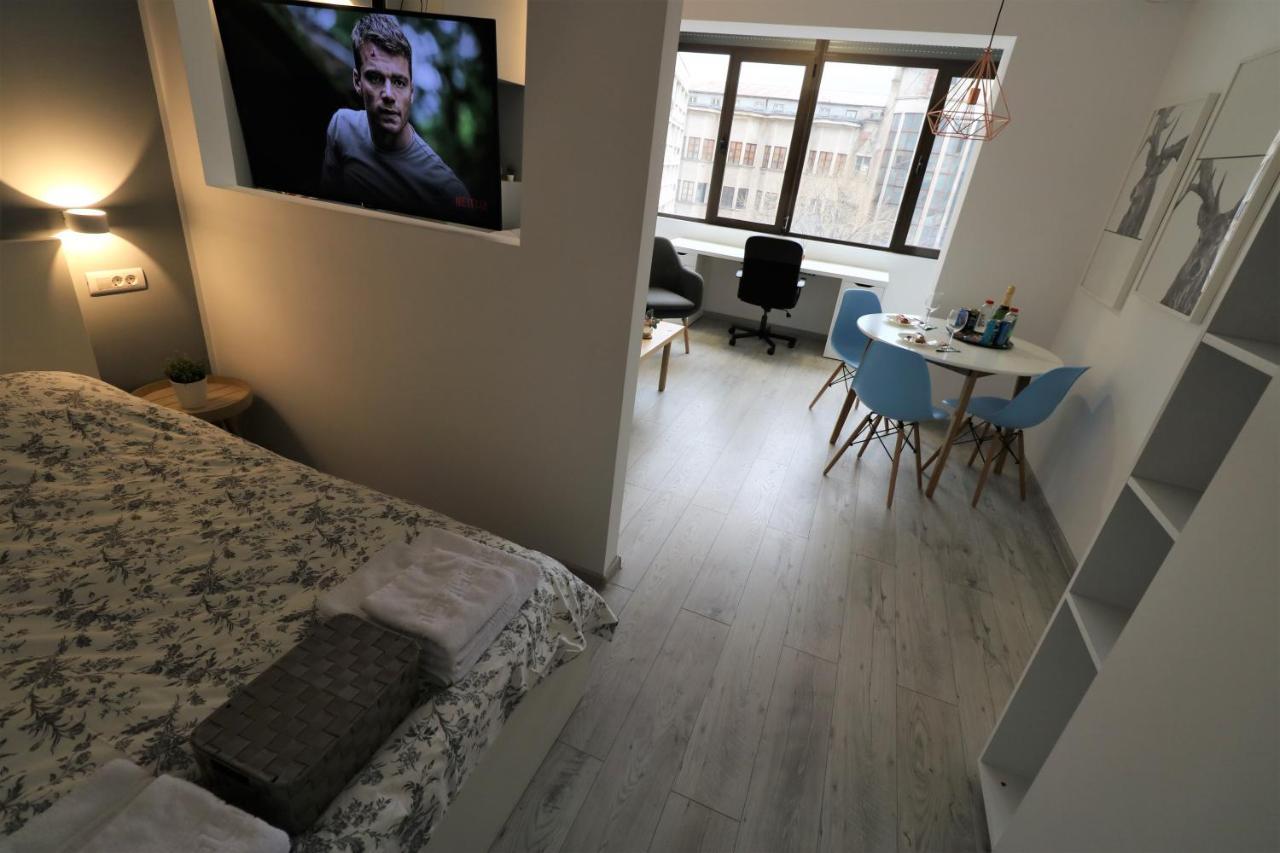 Cozy Novotel Studio - Free Minibar - Quiet & Peace Bucarest Exterior foto